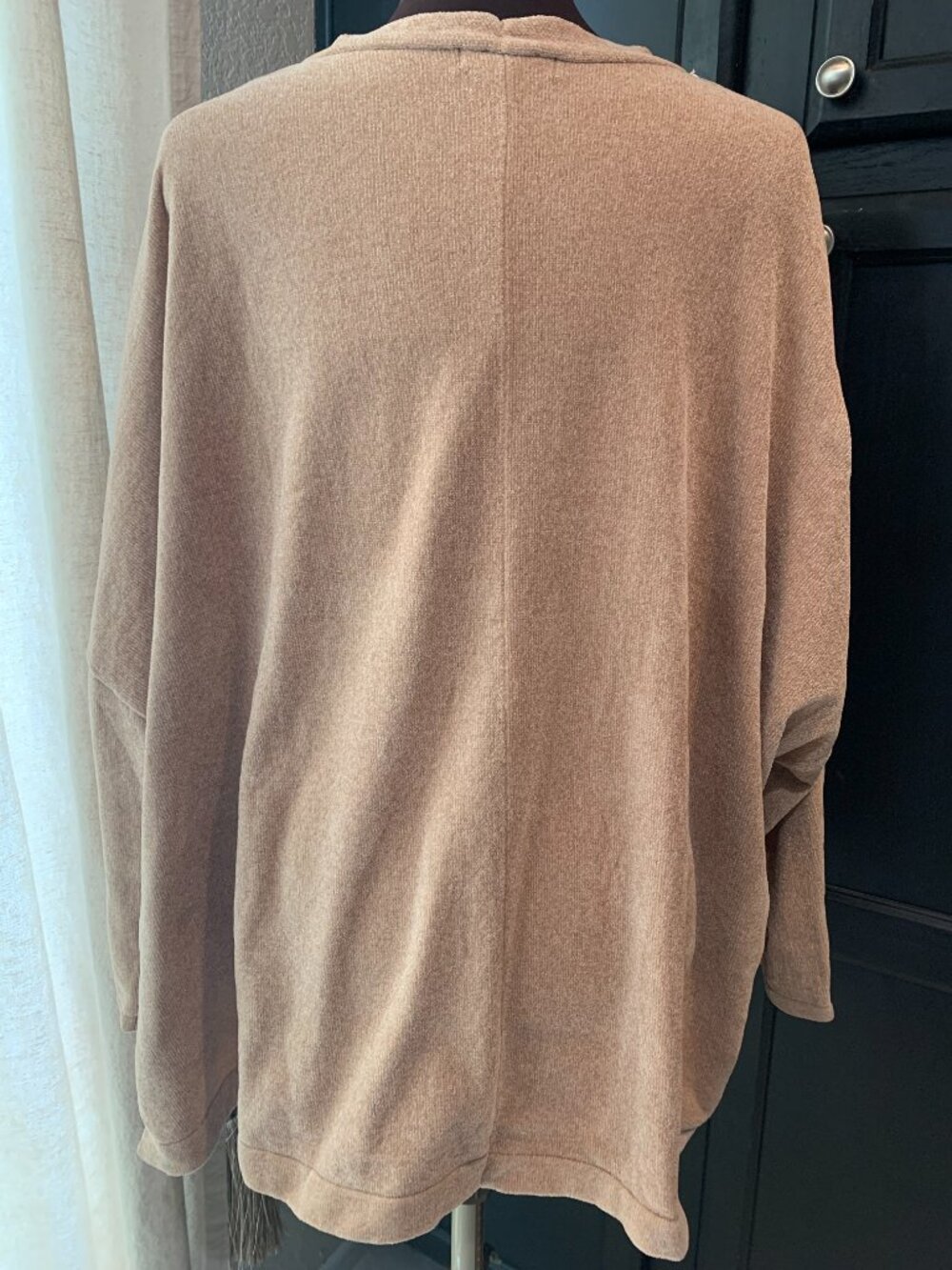 Barefoot Dreams CozyChic Lite Oversized Tan Button-Up Cardigan 1X EUC - Picture 5 of 12